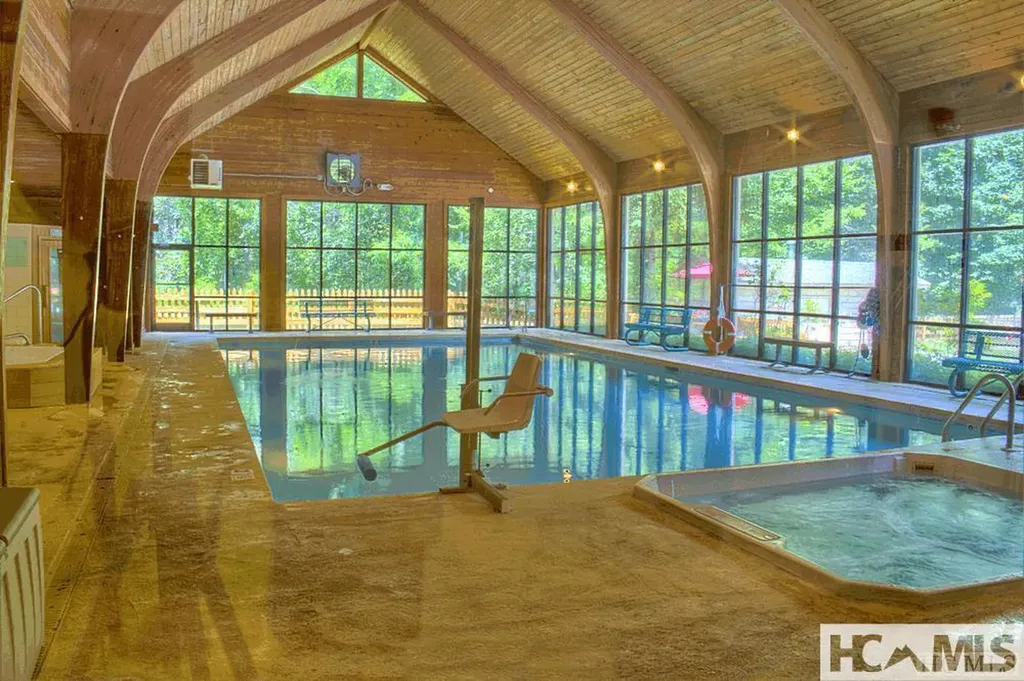 33 Beech Court Sapphire NC 28774