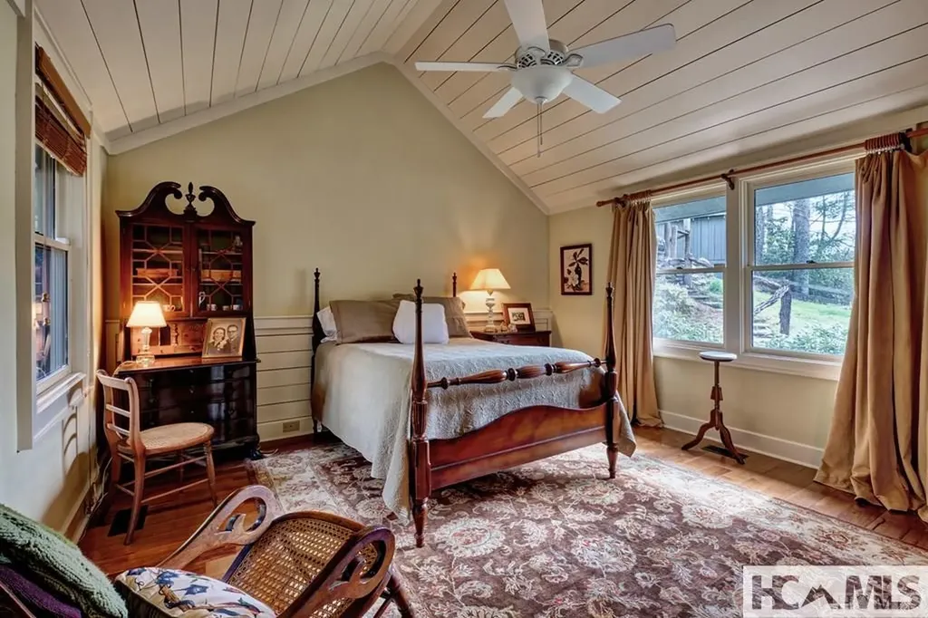 129 Cedar Creek Road Glenville NC 28736