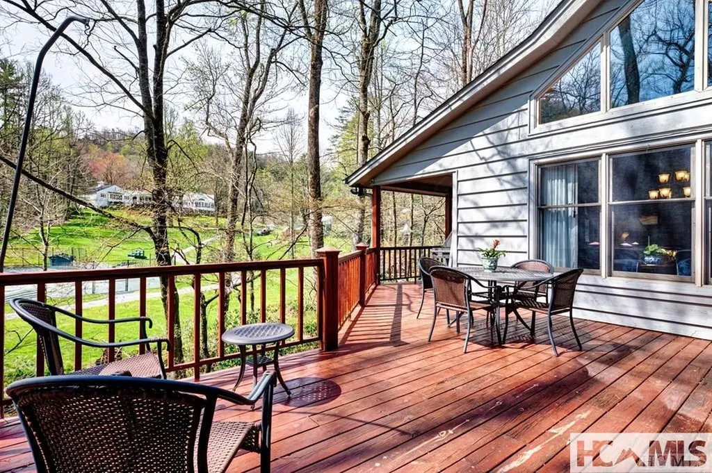 129 Cedar Creek Road Glenville NC 28736