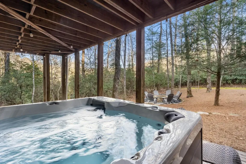 85 Honey Bee Bend Cashiers NC 28717