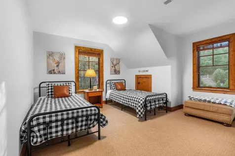 85 Honey Bee Bend Cashiers NC 28717