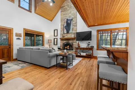 85 Honey Bee Bend Cashiers NC 28717