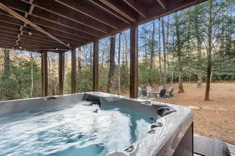 85 Honey Bee Bend Cashiers NC 28717