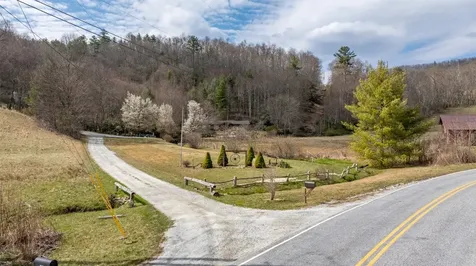 1900 Bee Tree Road Glenville NC 28736