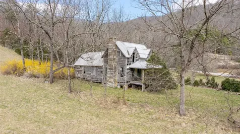 1900 Bee Tree Road Glenville NC 28736