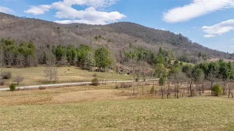 1900 Bee Tree Road Glenville NC 28736