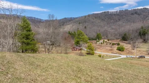 1900 Bee Tree Road Glenville NC 28736