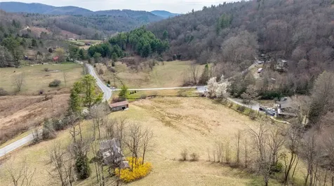 1900 Bee Tree Road Glenville NC 28736