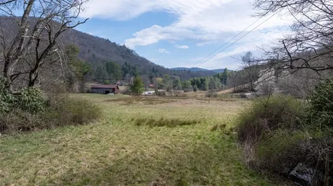 1900 Bee Tree Road Glenville NC 28736