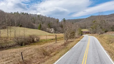 1900 Bee Tree Road Glenville NC 28736