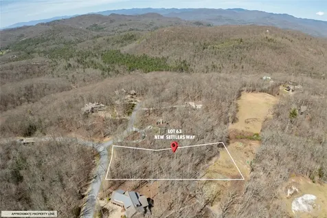 63 New Settler's Way Glenville NC 28736