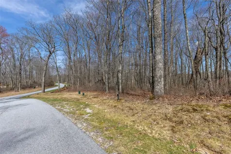 63 New Settler's Way Glenville NC 28736