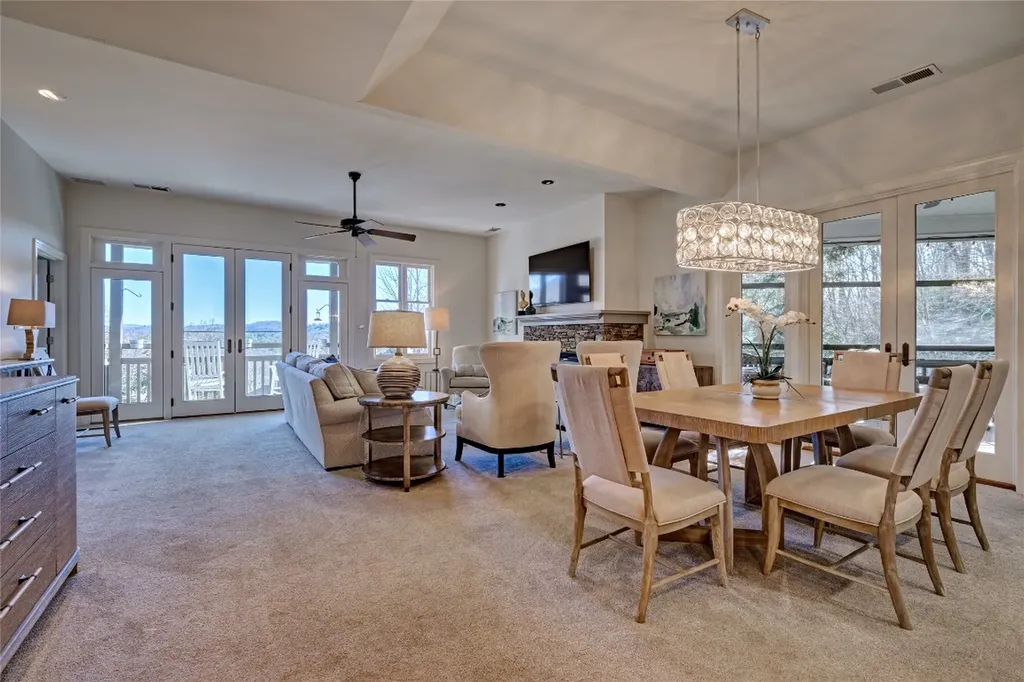 31d Turning Leaf Lane Highlands NC 28741