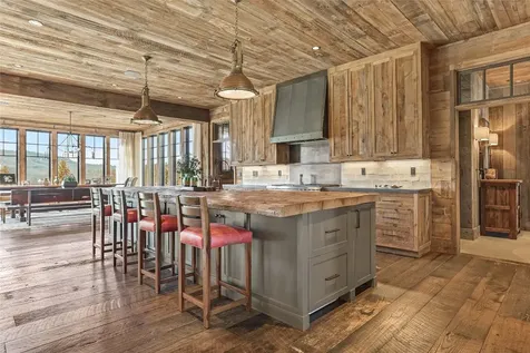 196 Stove Pipe Court Cashiers NC 28717