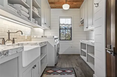 196 Stove Pipe Court Cashiers NC 28717