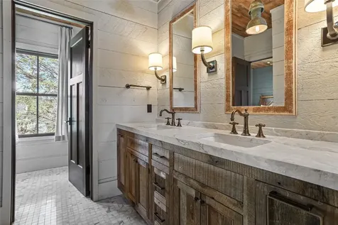 196 Stove Pipe Court Cashiers NC 28717