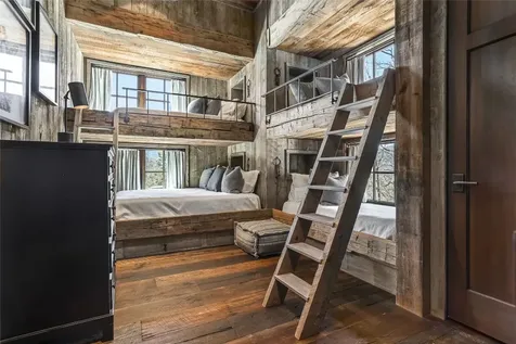 196 Stove Pipe Court Cashiers NC 28717