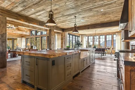 196 Stove Pipe Court Cashiers NC 28717