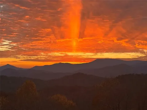 25 Hurrah Ridge Scaly Mountain NC 28775