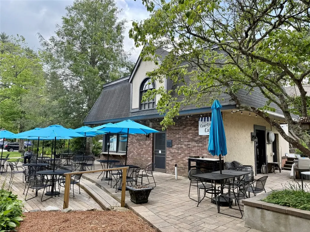 470 Oak Street Highlands NC 28741