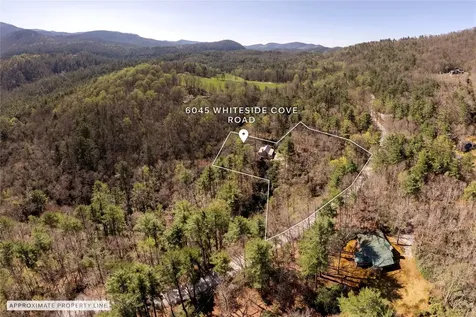 6045 Whiteside Cove Road Cashiers NC 28717