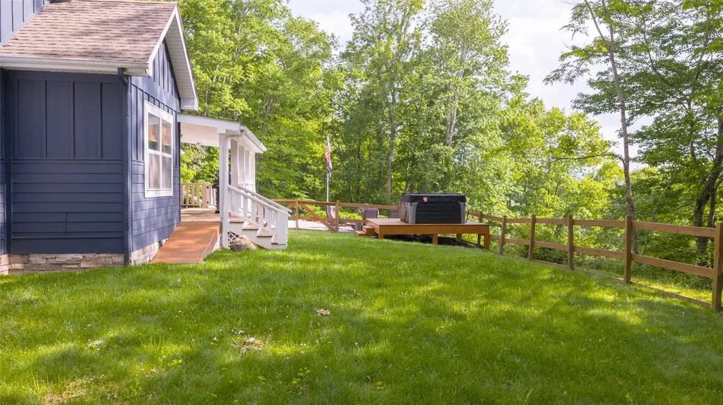 139 S Stinger Ridge Glenville NC 28736