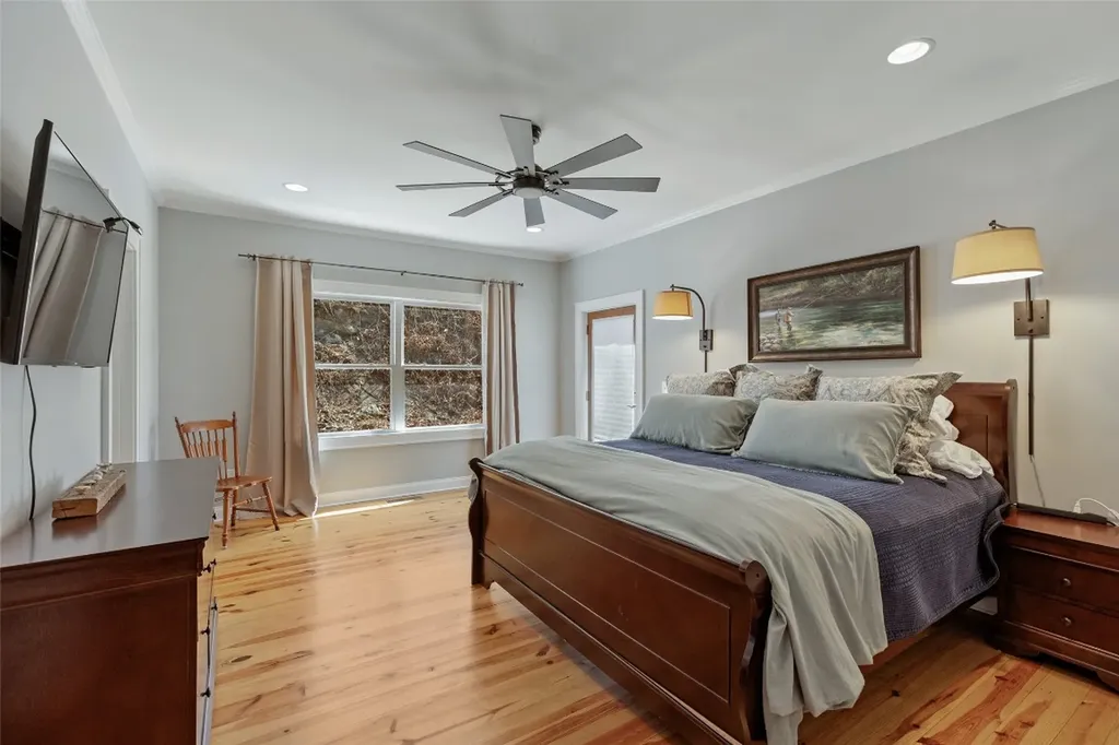 139 S Stinger Ridge Glenville NC 28736