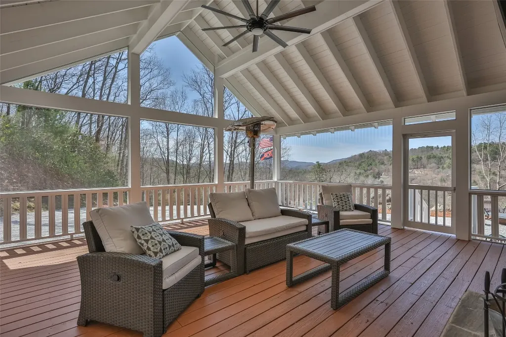 139 S Stinger Ridge Glenville NC 28736