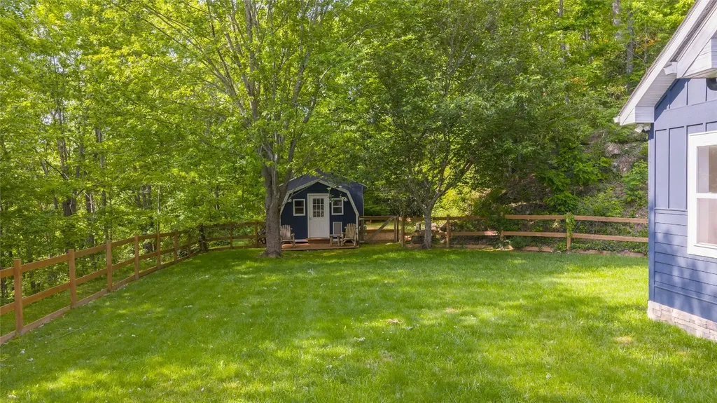 139 S Stinger Ridge Glenville NC 28736