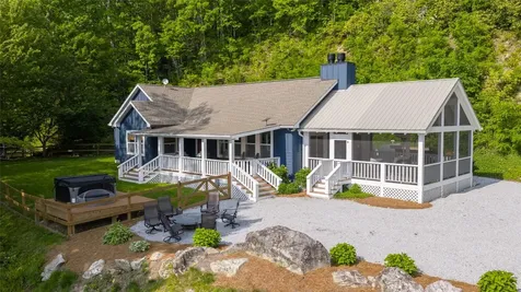 139 S Stinger Ridge Glenville NC 28736