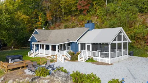 139 S Stinger Ridge Glenville NC 28736