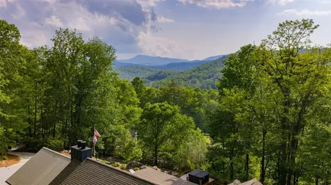 139 S Stinger Ridge Glenville NC 28736