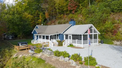 139 S Stinger Ridge Glenville NC 28736