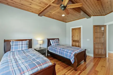 139 S Stinger Ridge Glenville NC 28736