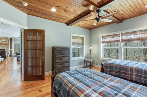 139 S Stinger Ridge Glenville NC 28736