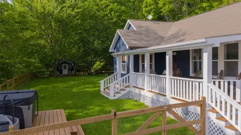 139 S Stinger Ridge Glenville NC 28736