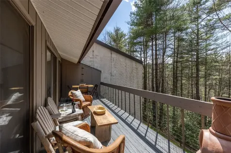 407 Overlook Road Sapphire NC 28774