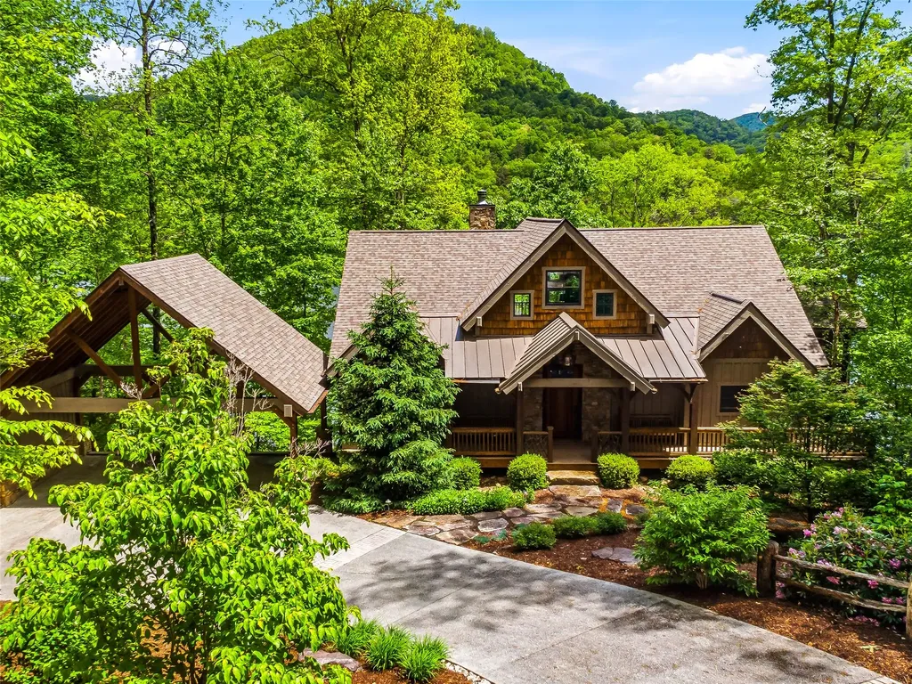 60 Shoreline Drive Tuckasegee NC 28783