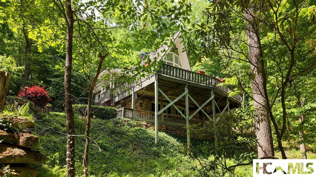 173 Strawberry Hill Road Cullowhee NC 28723
