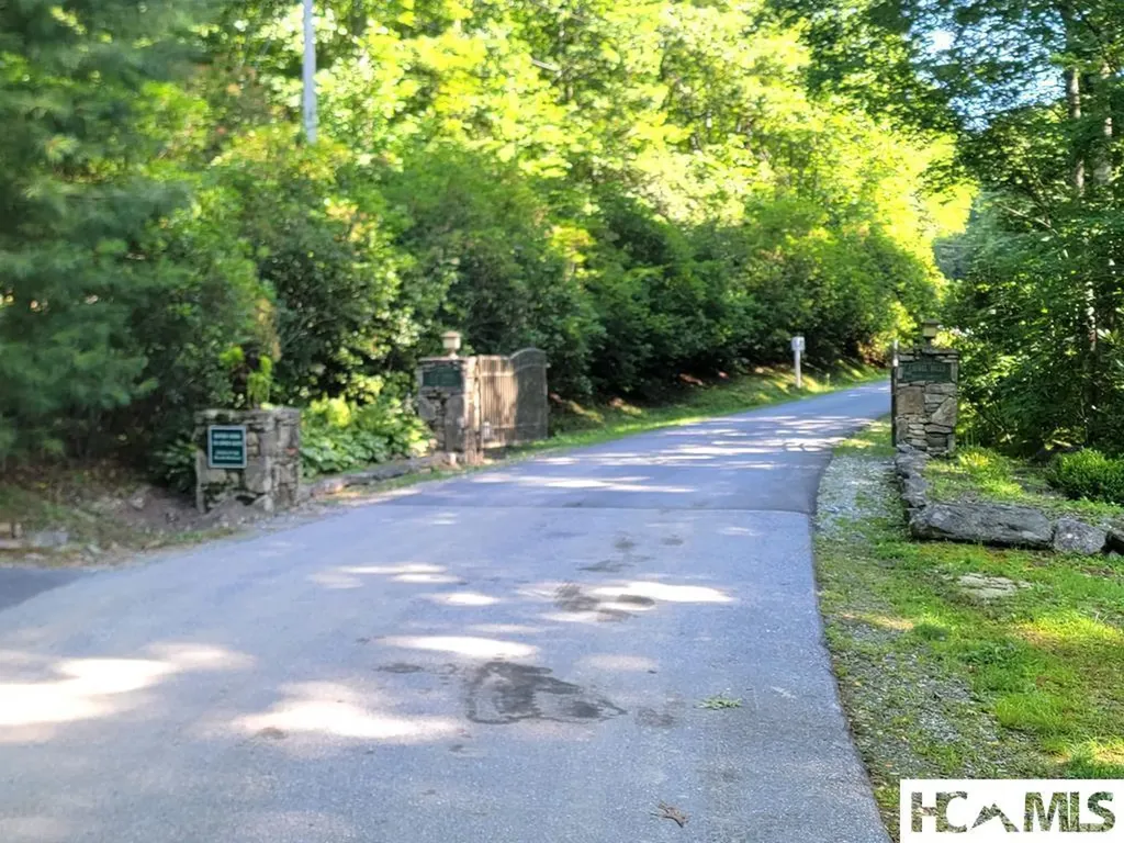 2572 Great Falls Drive Glenville NC 28717