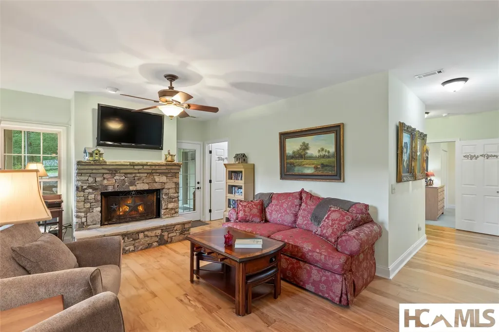 15 Equine Drive Sapphire NC 28774