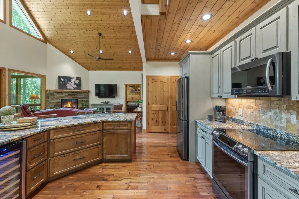 165 Hawthorn Court Sapphire NC 28774