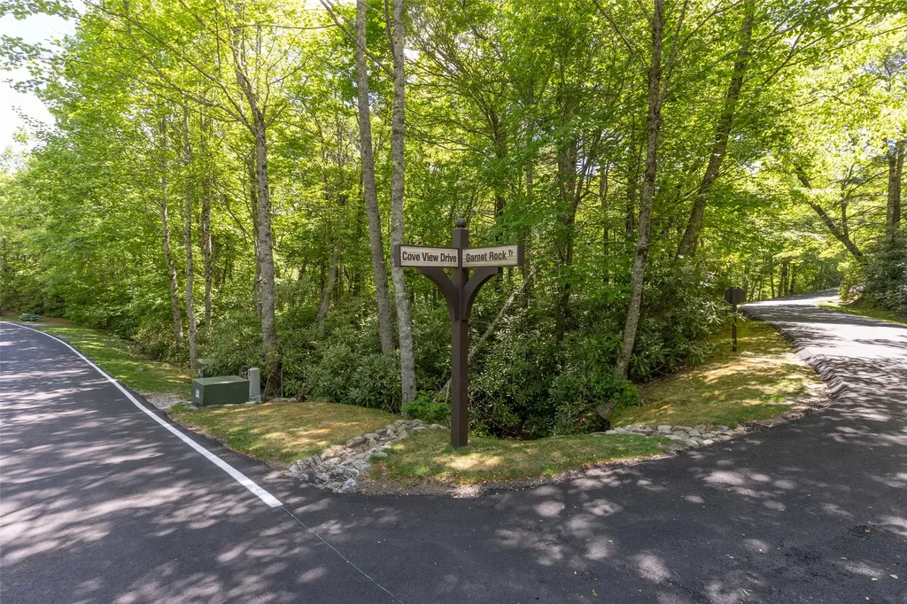 125 Cove View Drive Highlands NC 28741