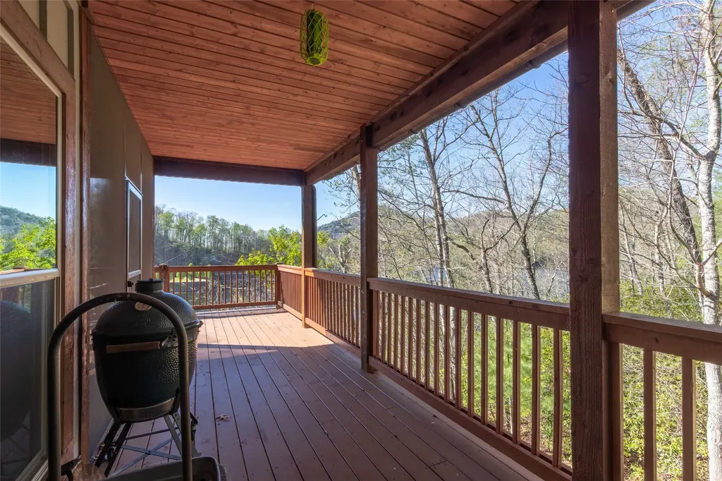 98 Eagle Watch Drive Tuckasegee NC 28783