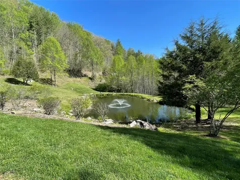 98 Eagle Watch Drive Tuckasegee NC 28783
