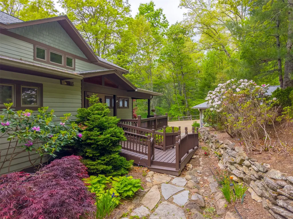 281 Glen Laurel Circle Cullowhee NC 28723