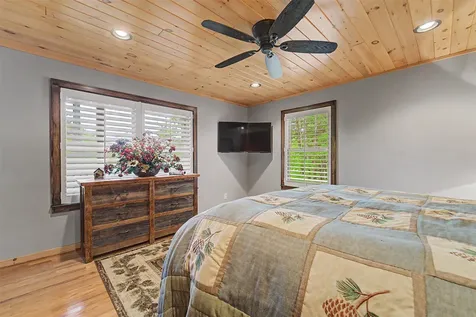 281 Glen Laurel Circle Cullowhee NC 28723