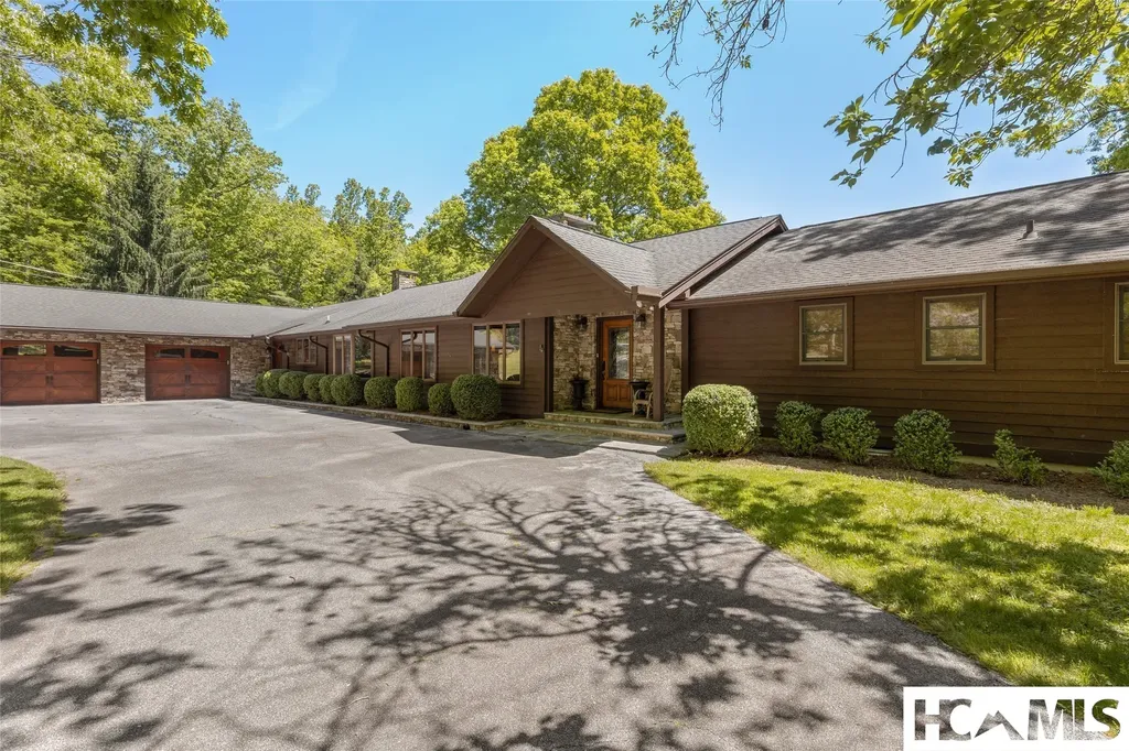 240 Round Hill Road Sapphire NC 28774