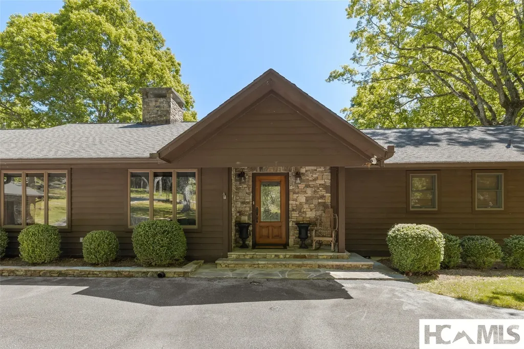 240 Round Hill Road Sapphire NC 28774