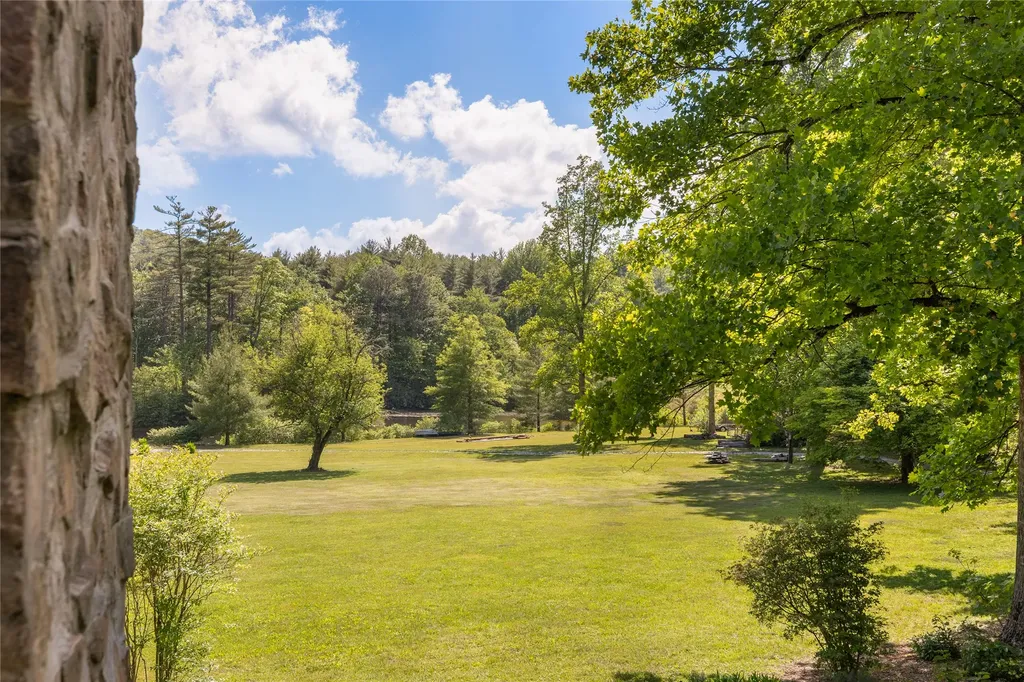 185 Hemlock Lane Sapphire NC 28774